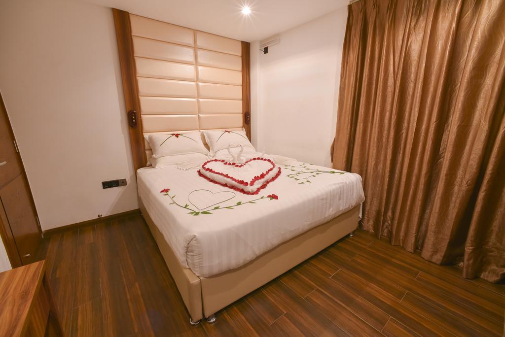 Crown Arena Hotel Хулхумале Екстериор снимка